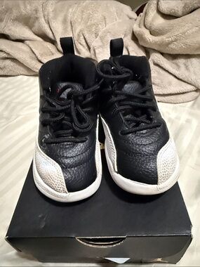 Jordan 12 Retro 
kids Shoe
